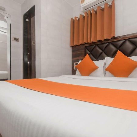 Hotel Karishma Мумбай Екстериор снимка