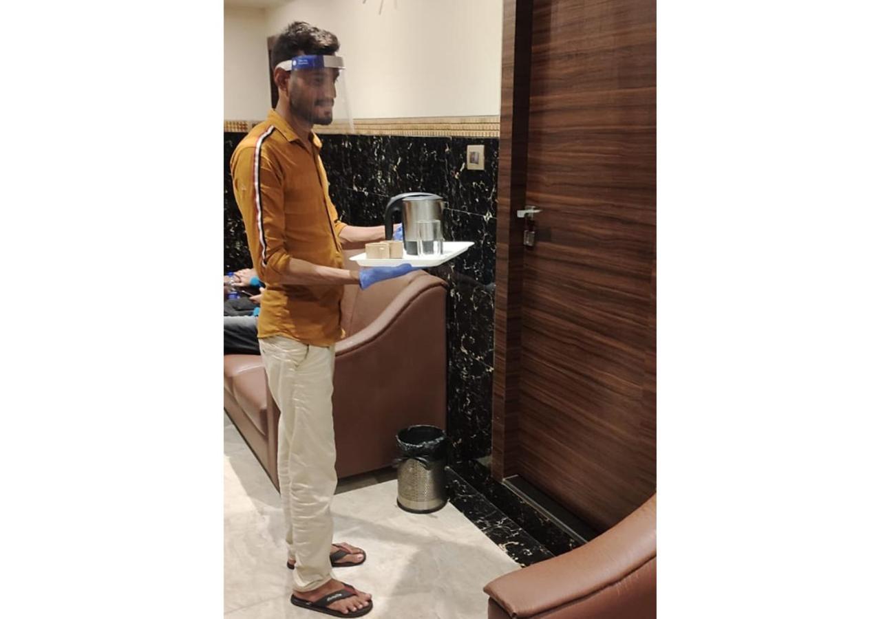 Hotel Karishma Мумбай Екстериор снимка