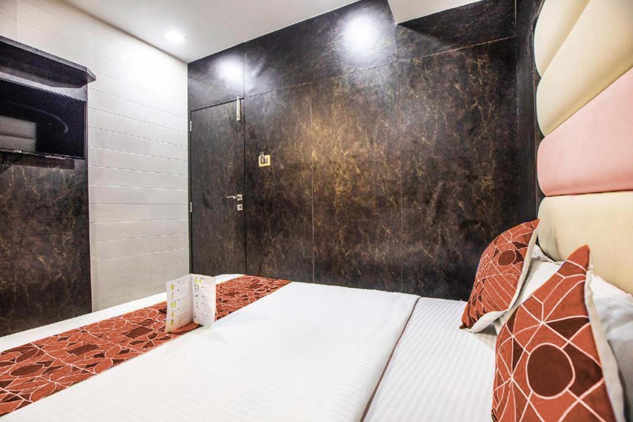 Hotel Karishma Мумбай Екстериор снимка