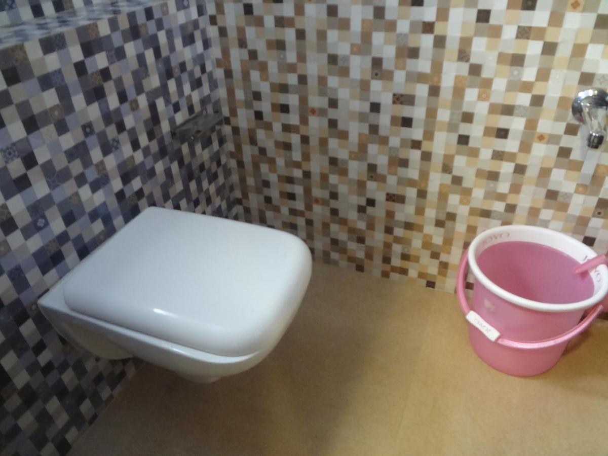 Hotel Karishma Мумбай Екстериор снимка